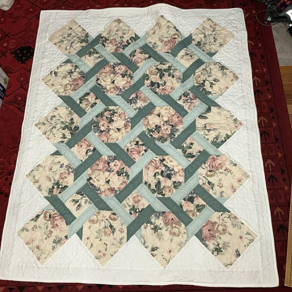 HandMade Pieced Machine Quilted Quilt Floral Garden Twist 47x57